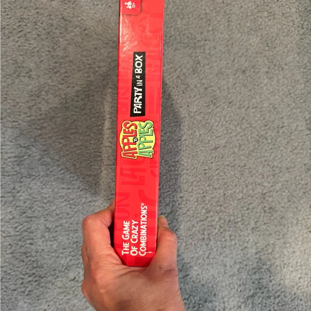 Apples to Apples Party Box Game - Complete & 5 Unopened Card Packs